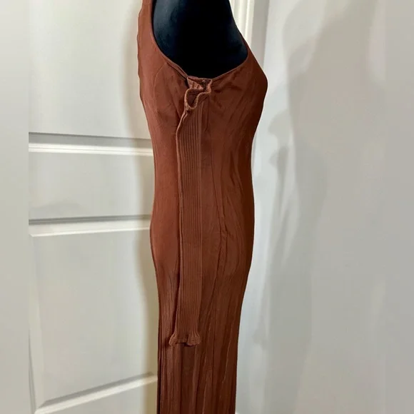 ZARA COMBINATION ARM WARMER
DRESS ✨EUC✨ 100% Viscose Main - Picture 8 of 16